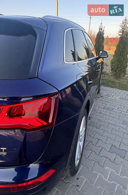 Внедорожник / Кроссовер Audi Q5 2017 в 
