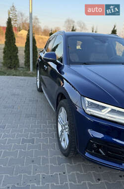 Внедорожник / Кроссовер Audi Q5 2017 в 