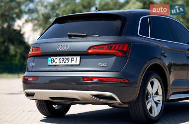 Внедорожник / Кроссовер Audi Q5 2018 в 