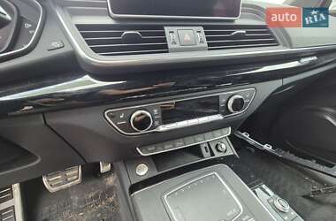 Позашляховик / Кросовер Audi Q5 2020 в 