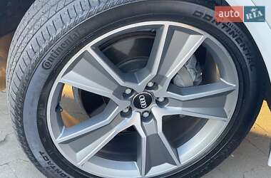 Внедорожник / Кроссовер Audi Q5 2019 в 