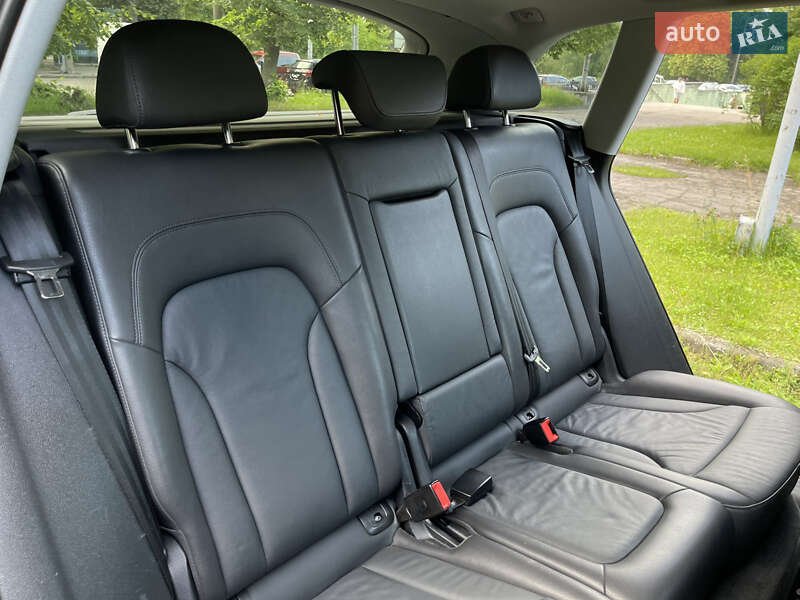 Внедорожник / Кроссовер Audi Q5 2015 в Ровно
