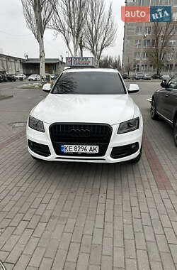 Позашляховик / Кросовер Audi Q5 2015 в 