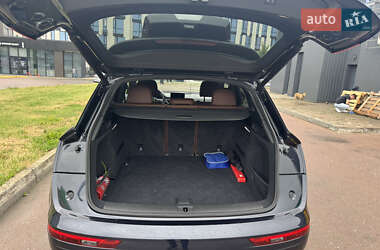 Внедорожник / Кроссовер Audi Q5 2018 в 
