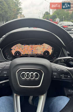 Внедорожник / Кроссовер Audi Q5 2018 в 