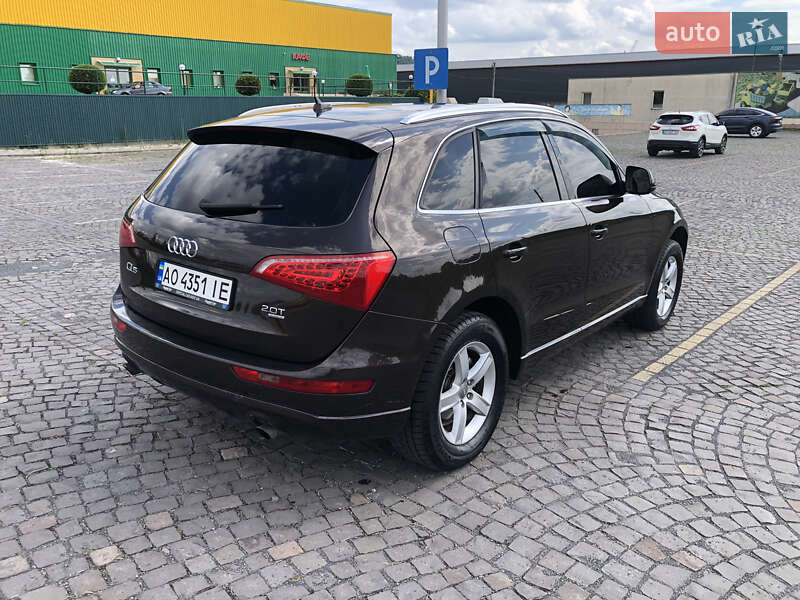 Позашляховик / Кросовер Audi Q5 2010 в Ужгороді
