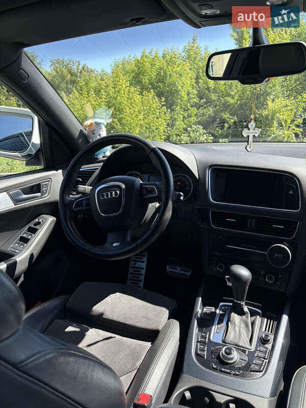 Позашляховик / Кросовер Audi Q5 2009 в Хмільнику