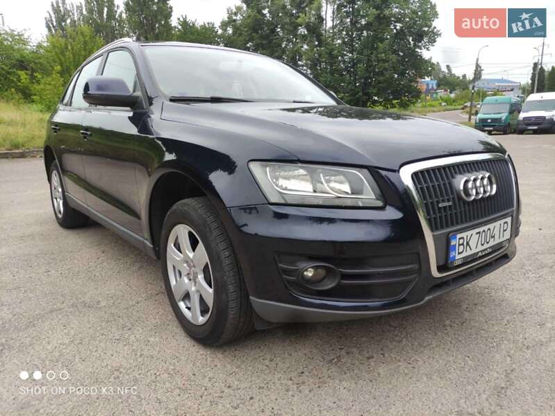 Внедорожник / Кроссовер Audi Q5 2010 в 