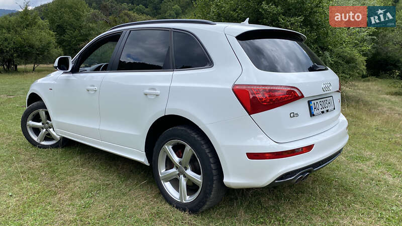 Позашляховик / Кросовер Audi Q5 2010 в Ужгороді