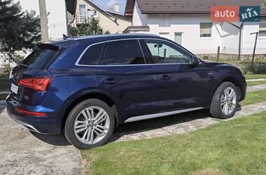 Внедорожник / Кроссовер Audi Q5 2017 в 