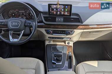 Внедорожник / Кроссовер Audi Q5 2017 в 