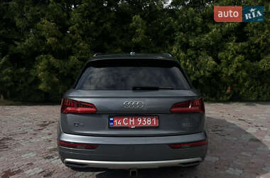 Внедорожник / Кроссовер Audi Q5 2017 в 