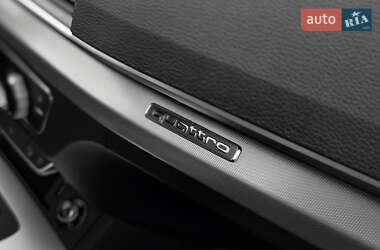 Внедорожник / Кроссовер Audi Q5 2018 в 