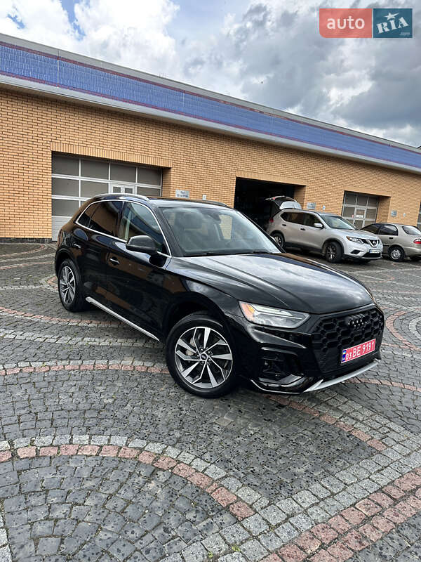 Позашляховик / Кросовер Audi Q5 2021 в Луцьку