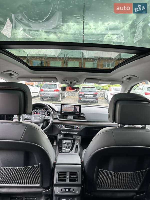 Позашляховик / Кросовер Audi Q5 2021 в Луцьку