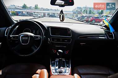 Внедорожник / Кроссовер Audi Q5 2011 в 