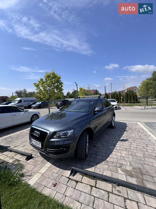 Позашляховик / Кросовер Audi Q5 2011 в Ужгороді