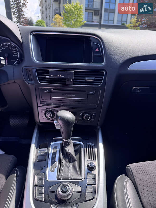 Позашляховик / Кросовер Audi Q5 2011 в Ужгороді