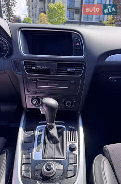 Внедорожник / Кроссовер Audi Q5 2011 в 