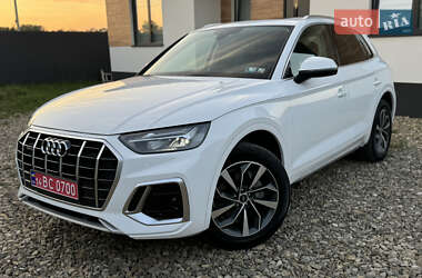 Внедорожник / Кроссовер Audi Q5 2021 в 