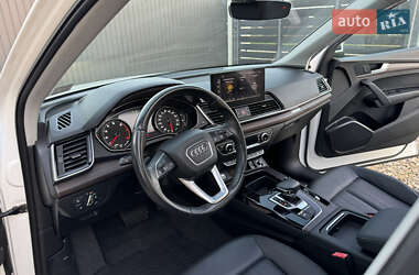 Внедорожник / Кроссовер Audi Q5 2021 в 