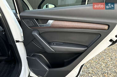 Внедорожник / Кроссовер Audi Q5 2021 в 
