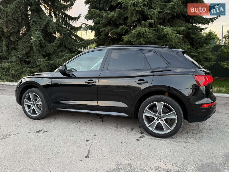 Позашляховик / Кросовер Audi Q5 2019 в Києві