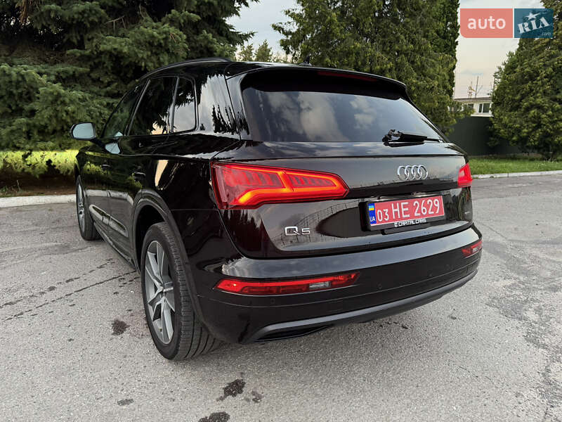 Позашляховик / Кросовер Audi Q5 2019 в Києві