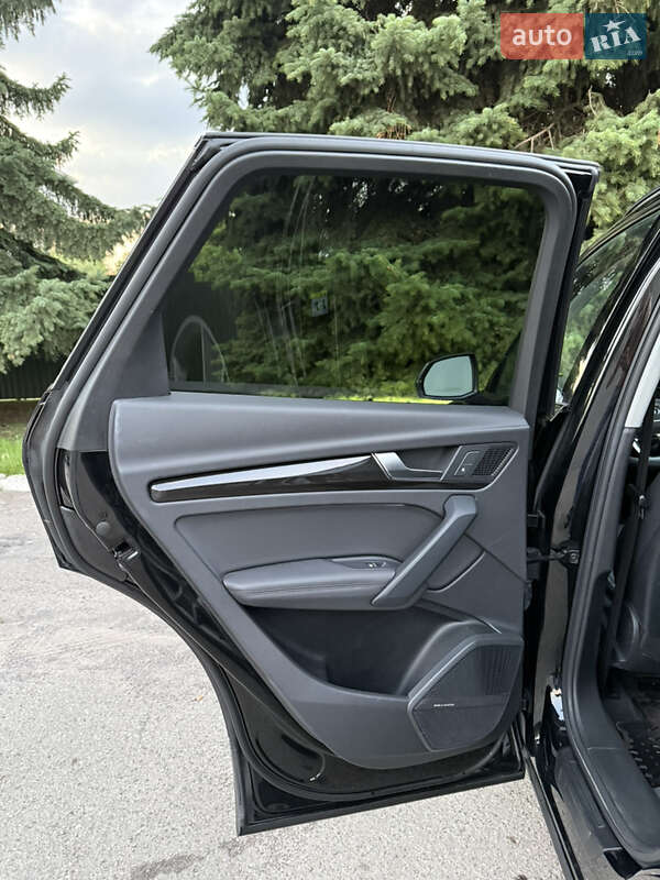 Позашляховик / Кросовер Audi Q5 2019 в Києві