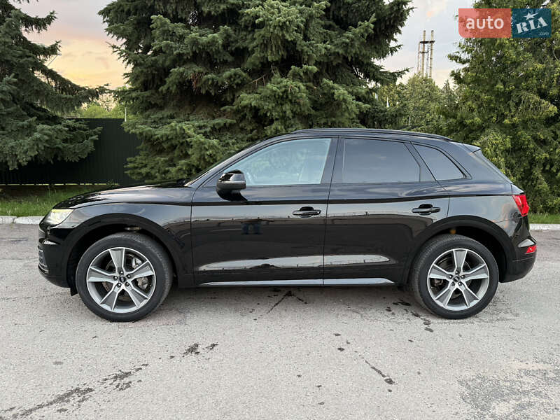 Внедорожник / Кроссовер Audi Q5 2019 в 