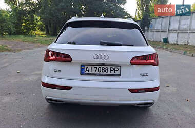 Внедорожник / Кроссовер Audi Q5 2018 в 