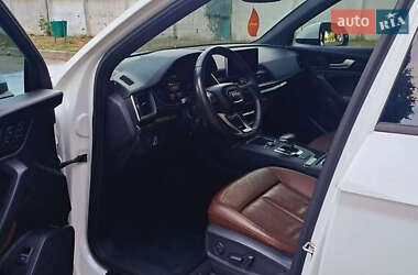 Внедорожник / Кроссовер Audi Q5 2018 в 