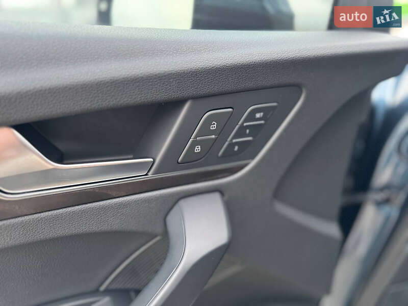 Внедорожник / Кроссовер Audi Q5 2018 в Киеве