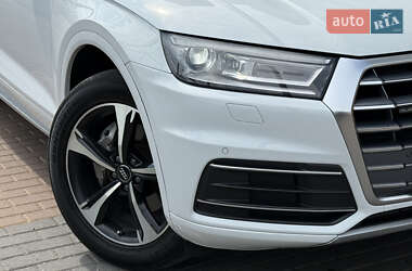 Внедорожник / Кроссовер Audi Q5 2020 в 