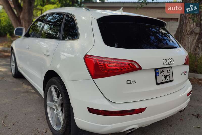 Внедорожник / Кроссовер Audi Q5 2009 в Днепре