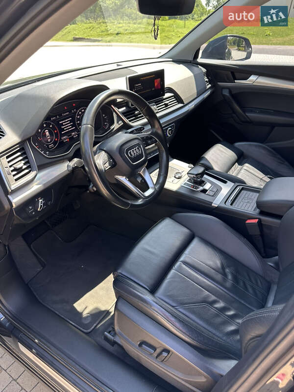 Позашляховик / Кросовер Audi Q5 2017 в Львові