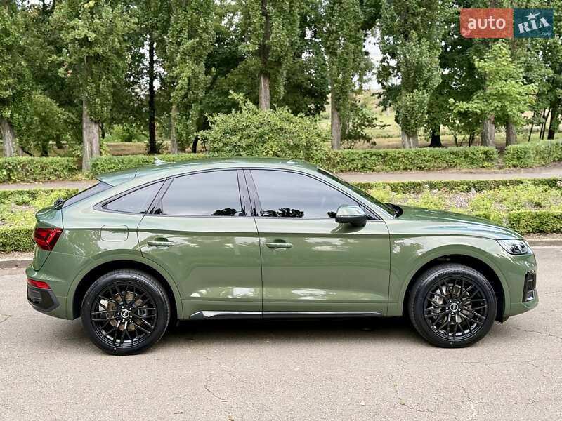 Позашляховик / Кросовер Audi Q5 2021 в Києві