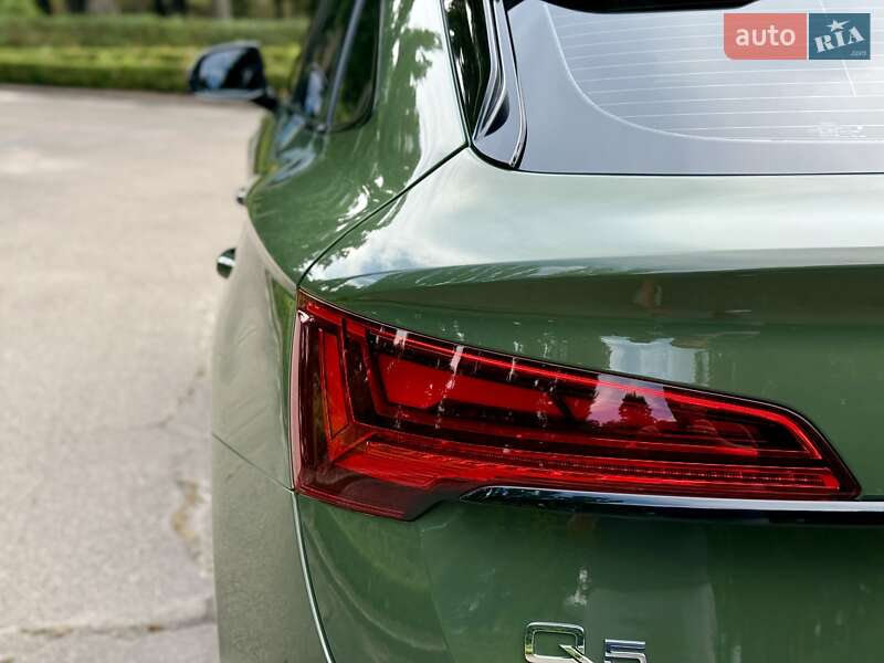Позашляховик / Кросовер Audi Q5 2021 в Києві