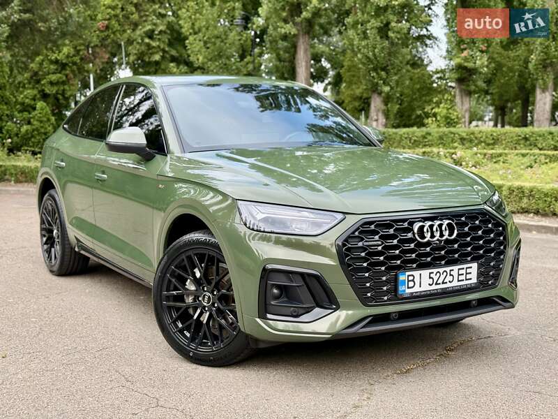 Позашляховик / Кросовер Audi Q5 2021 в Києві