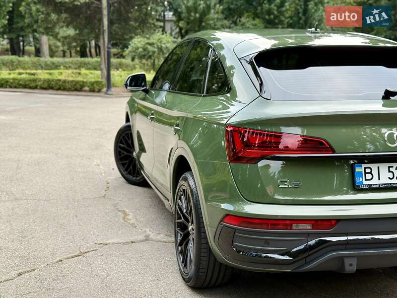 Позашляховик / Кросовер Audi Q5 2021 в Києві