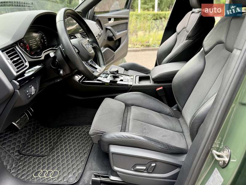 Позашляховик / Кросовер Audi Q5 2021 в Києві