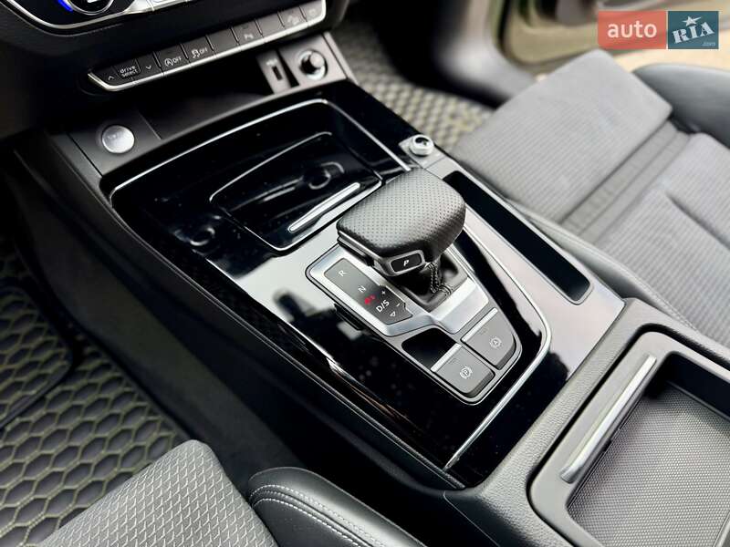 Позашляховик / Кросовер Audi Q5 2021 в Києві