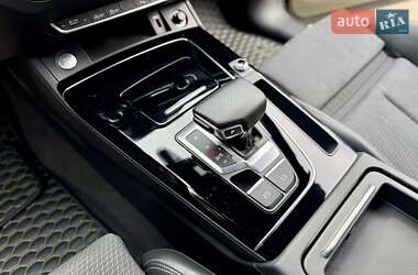 Внедорожник / Кроссовер Audi Q5 2021 в 