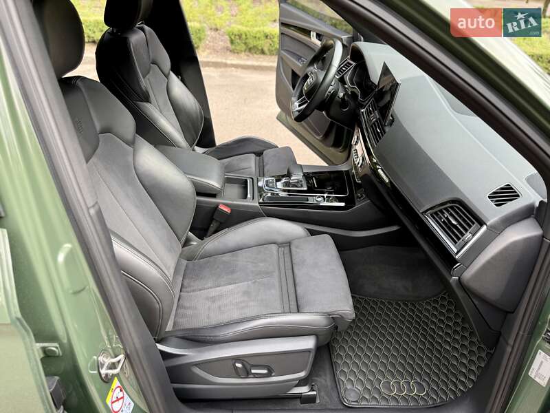 Позашляховик / Кросовер Audi Q5 2021 в Києві