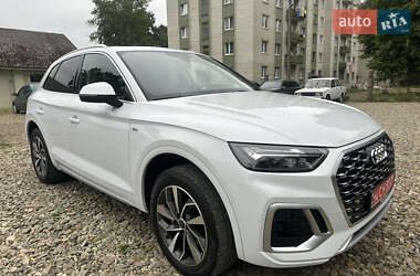 Позашляховик / Кросовер Audi Q5 2023 в 