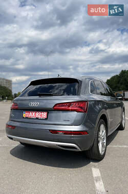Внедорожник / Кроссовер Audi Q5 2019 в 
