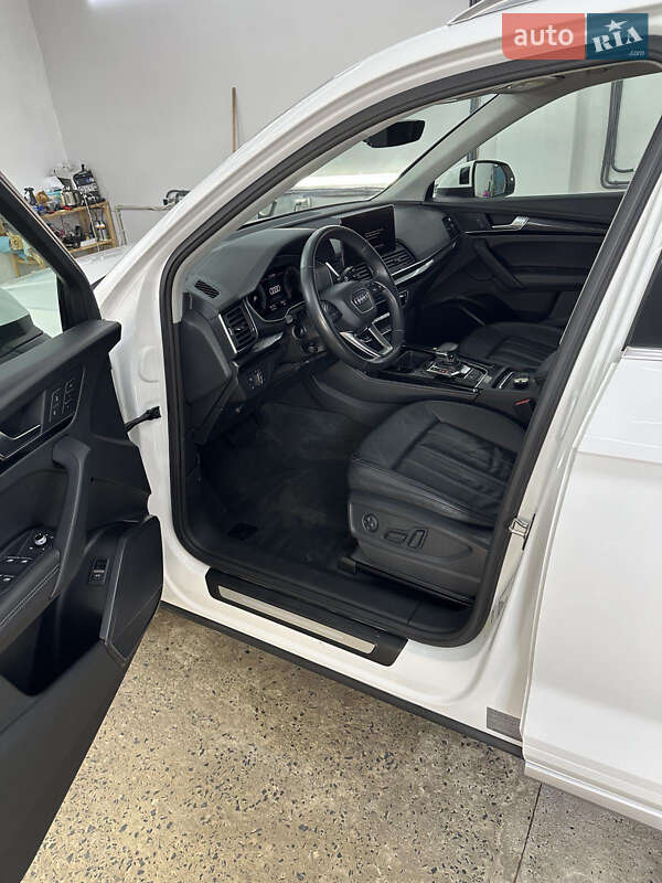 Позашляховик / Кросовер Audi Q5 2021 в Ірпені