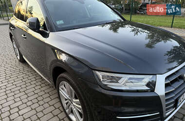 Внедорожник / Кроссовер Audi Q5 2018 в 