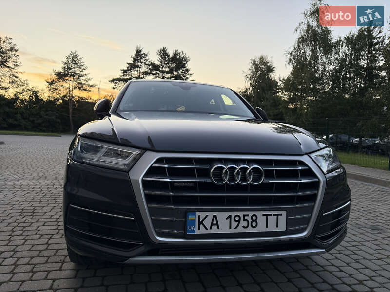 Позашляховик / Кросовер Audi Q5 2018 в Новояворівську