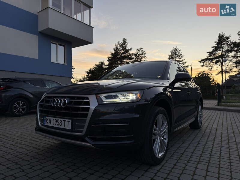 Позашляховик / Кросовер Audi Q5 2018 в Новояворівську